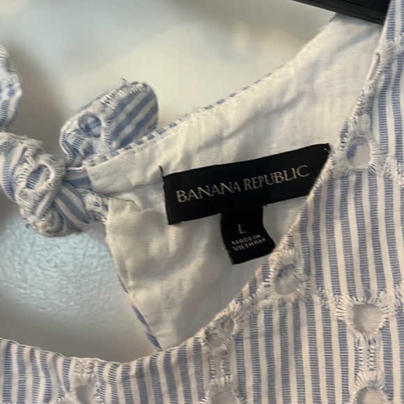 Banana Republic eyelet tank - Picture 3 of 3